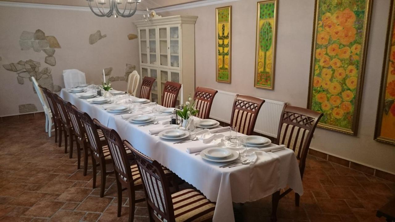 Dworek Wola Ociecka מראה חיצוני תמונה